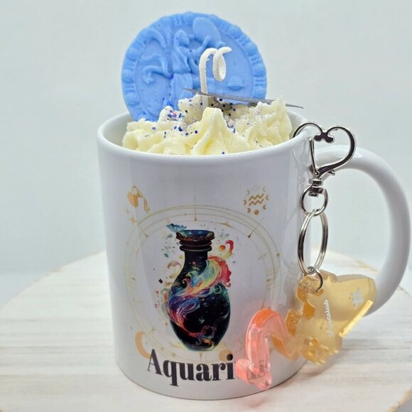 Aquarius Zodiac Candle Gift Set – 11oz Layered Mug Candle + Resin Keychain - Picture 4 of 12